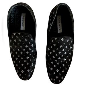 Steve Madden Black men’s loafers. Size 9